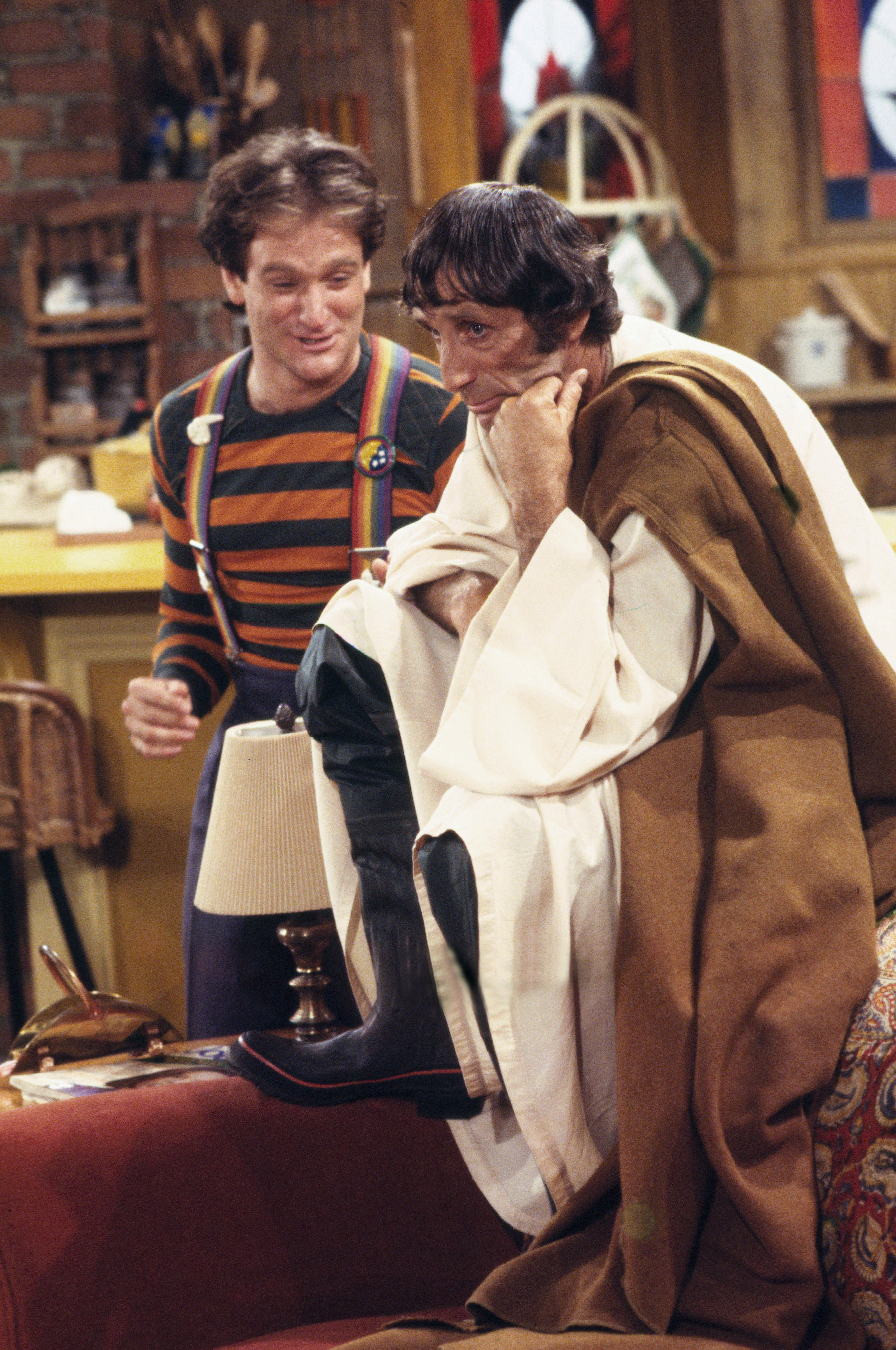 Still of Robin Williams and Robert Donner in Mork & Mindy (1978)