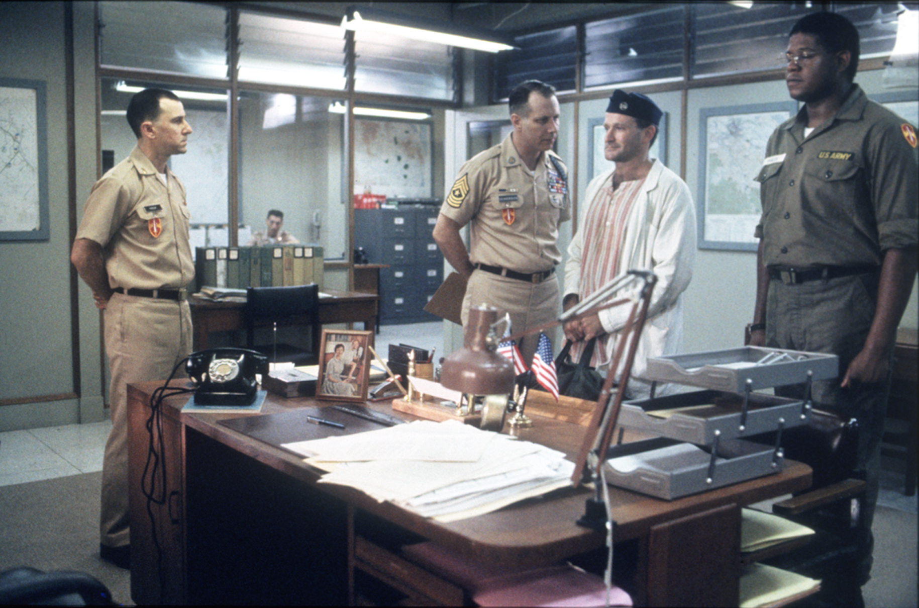 Still of Robin Williams, J.T. Walsh, Forest Whitaker and Bruno Kirby in Good Morning, Vietnam (1987)