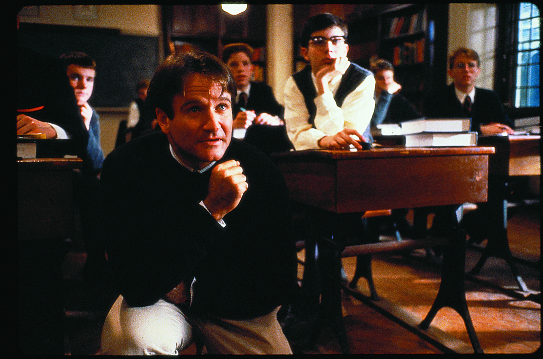 Still of Robin Williams in Mirusiu poetu draugija (1989)