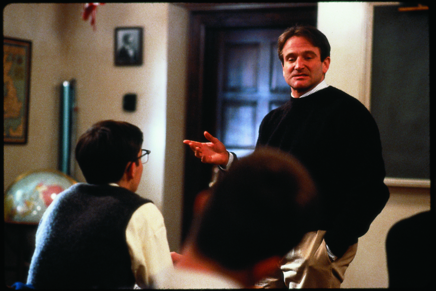 Still of Robin Williams in Mirusiu poetu draugija (1989)