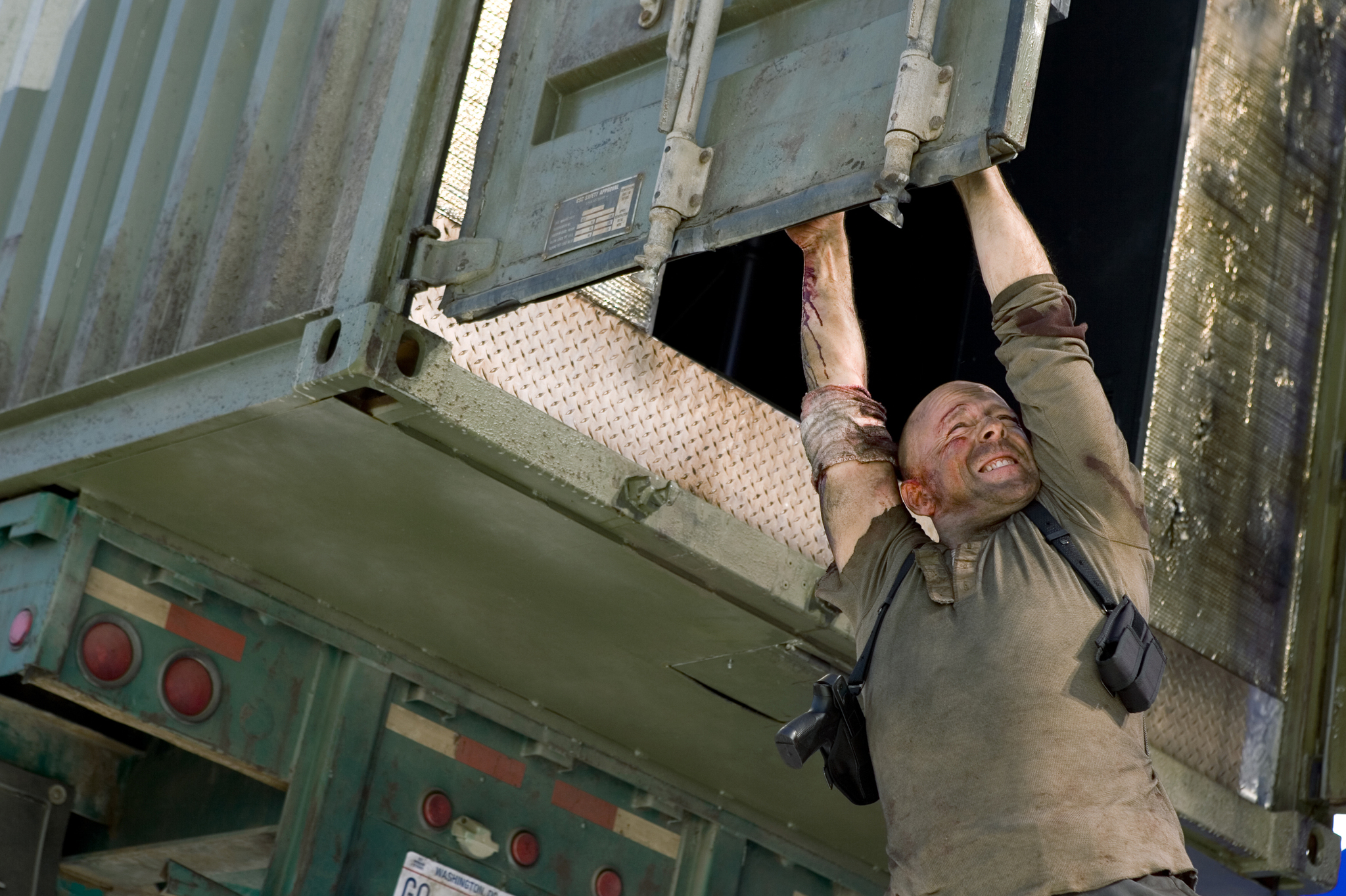 Still of Bruce Willis in Kietas riesutelis 4.0 (2007)