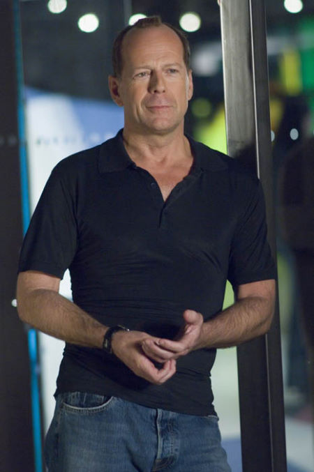 Still of Bruce Willis in Perfect Stranger (2007)
