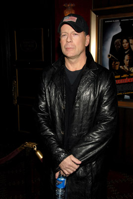 Bruce Willis at event of Laimingas skaicius kitas (2006)