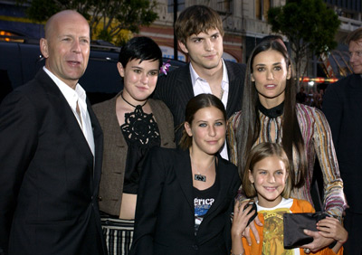 Demi Moore, Bruce Willis and Ashton Kutcher at event of Charlie's Angels: Full Throttle (2003)