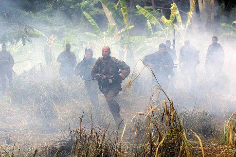 Still of Bruce Willis in Tears of the Sun (2003)