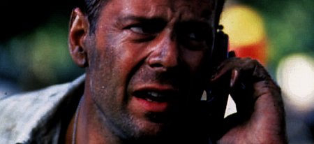 Still of Bruce Willis in Kietas riesutelis. Kerstas su kaupu (1995)