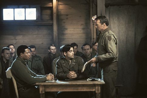 Still of Bruce Willis, Terrence Howard and Colin Farrell in Hart's War (2002)