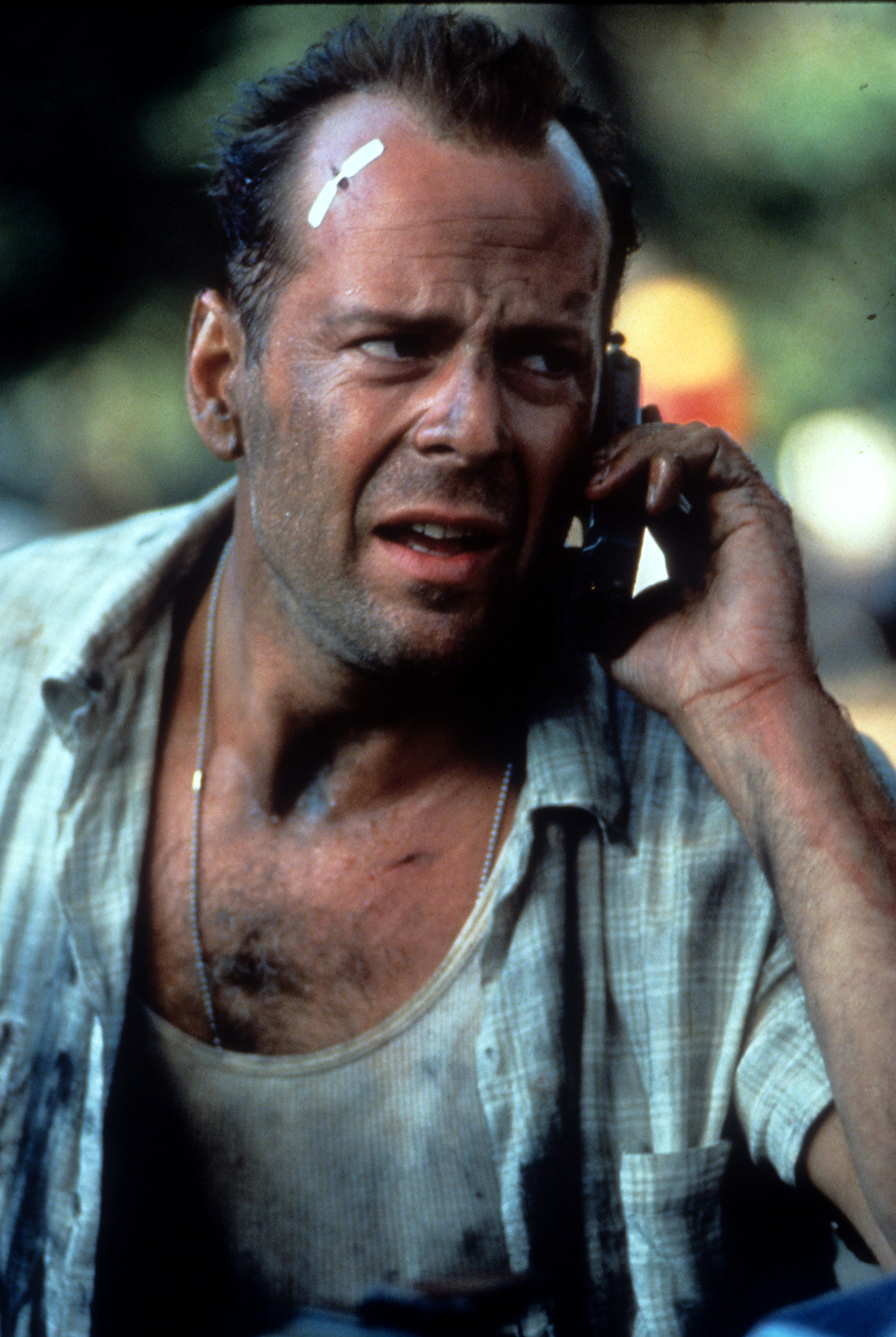 Still of Bruce Willis in Kietas riesutelis. Kerstas su kaupu (1995)