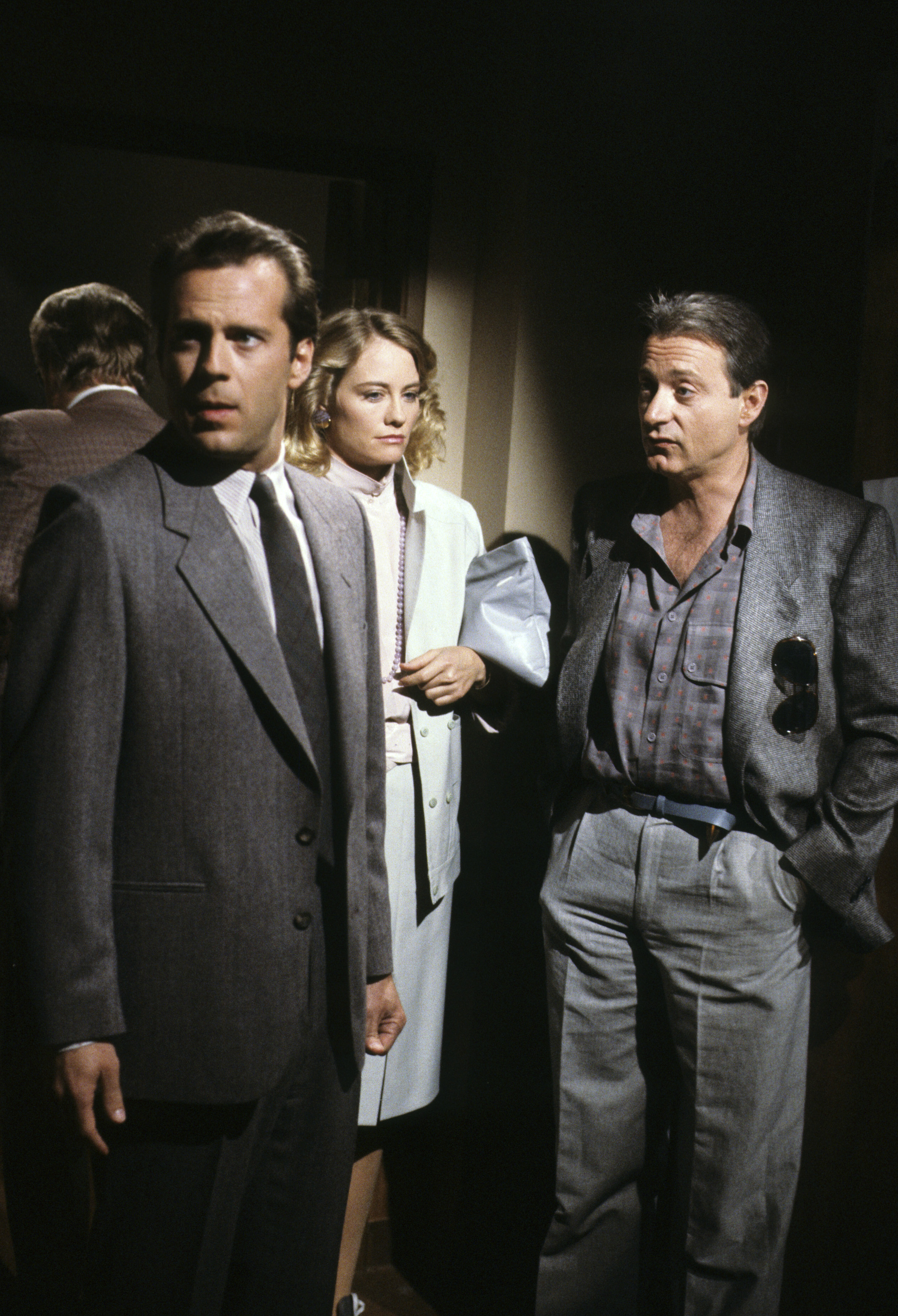 Still of Bruce Willis, Cybill Shepherd and James Sloyan in Moonlighting (1985)