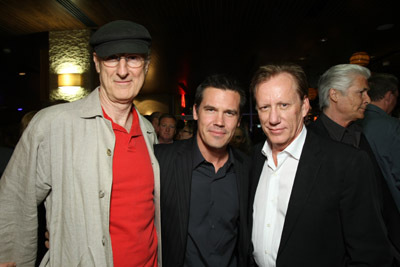 James Woods, James Cromwell and Josh Brolin at event of W. (2008)