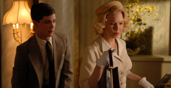 Still of Renée Zellweger and Logan Lerman in My One and Only (2009)