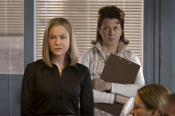 Still of Renée Zellweger and Siobhan Fallon in New in Town (2009)