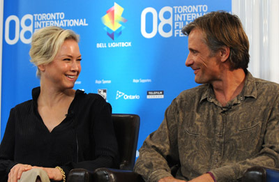 Renée Zellweger and Viggo Mortensen at event of Appaloosa (2008)