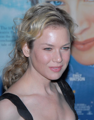 Renée Zellweger at event of Miss Potter (2006)