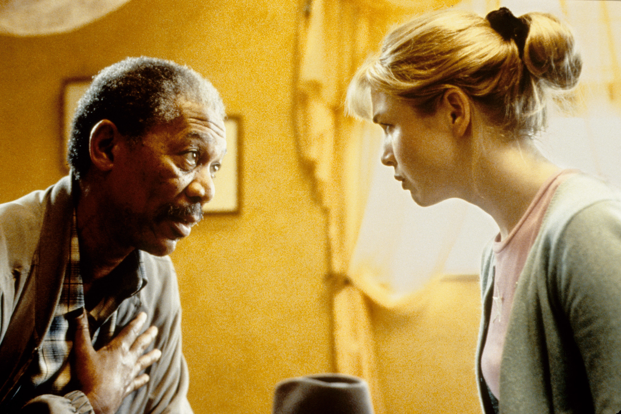 Still of Morgan Freeman and Renée Zellweger in Nurse Betty (2000)