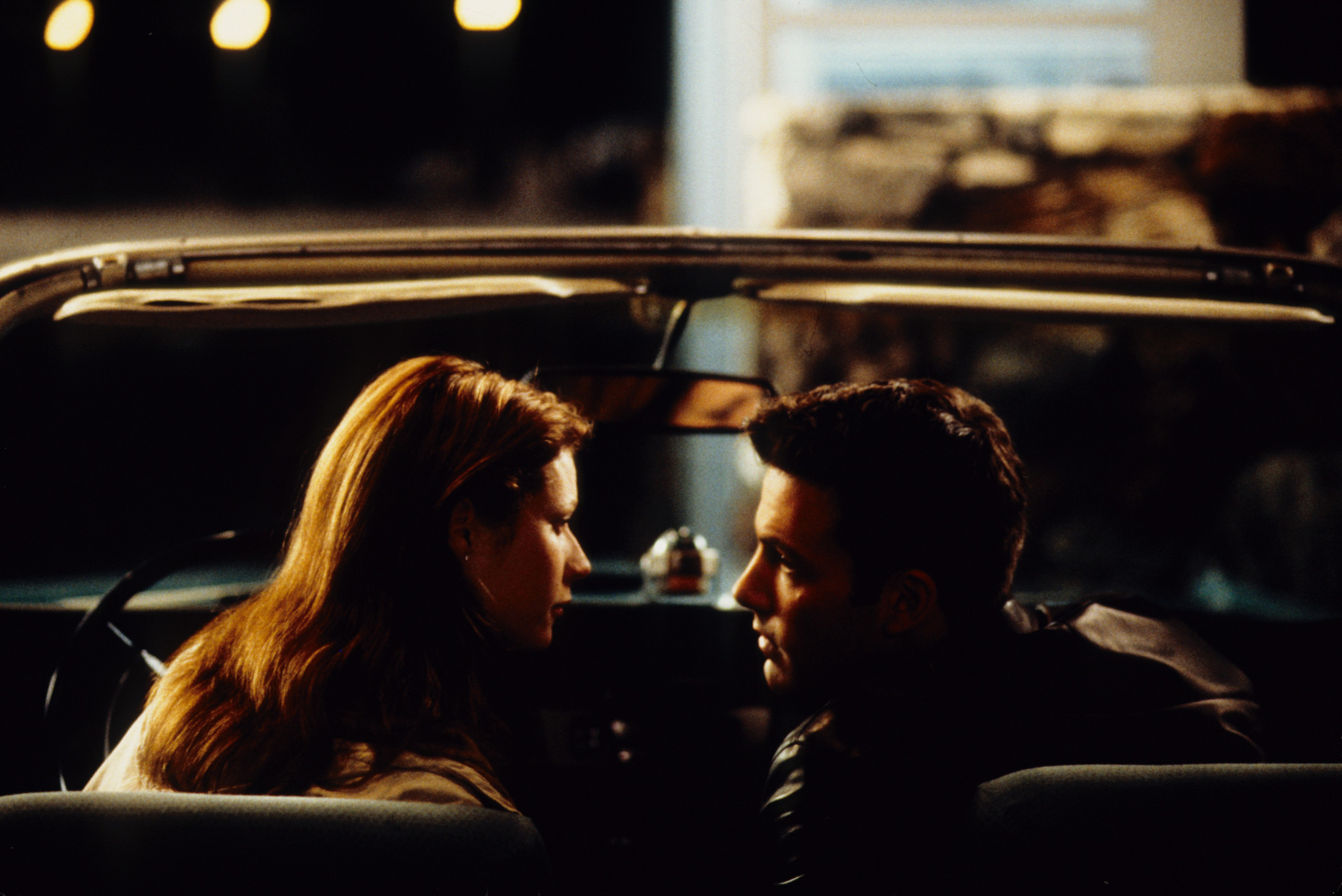 Still of Ben Affleck and Gwyneth Paltrow in Bounce (2000)