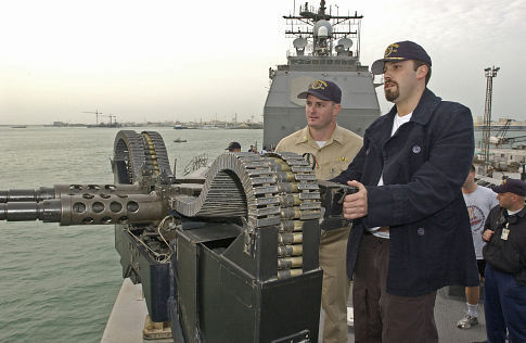 As a holiday gift to the Armed Services, Ben Affleck and the USO (United Service Organizations) brought the preview of his new film release 