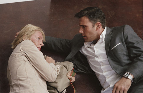 Still of Uma Thurman and Ben Affleck in Paycheck (2003)