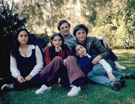 Alan Alda with his wife Arlene and daughters Eve, Elizabeth, and Beatrice c. 1973