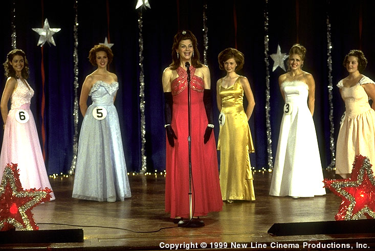 Gladys with contestants