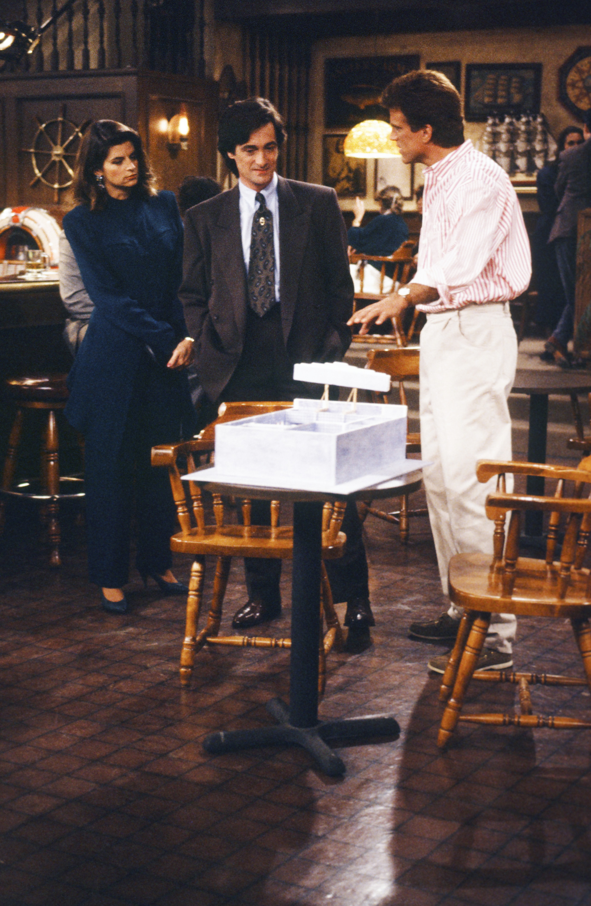 Still of Kirstie Alley, Ted Danson and Roger Rees in Cheers (1982)
