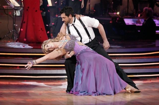 Still of Kirstie Alley and Maksim Chmerkovskiy in Dancing with the Stars (2005)