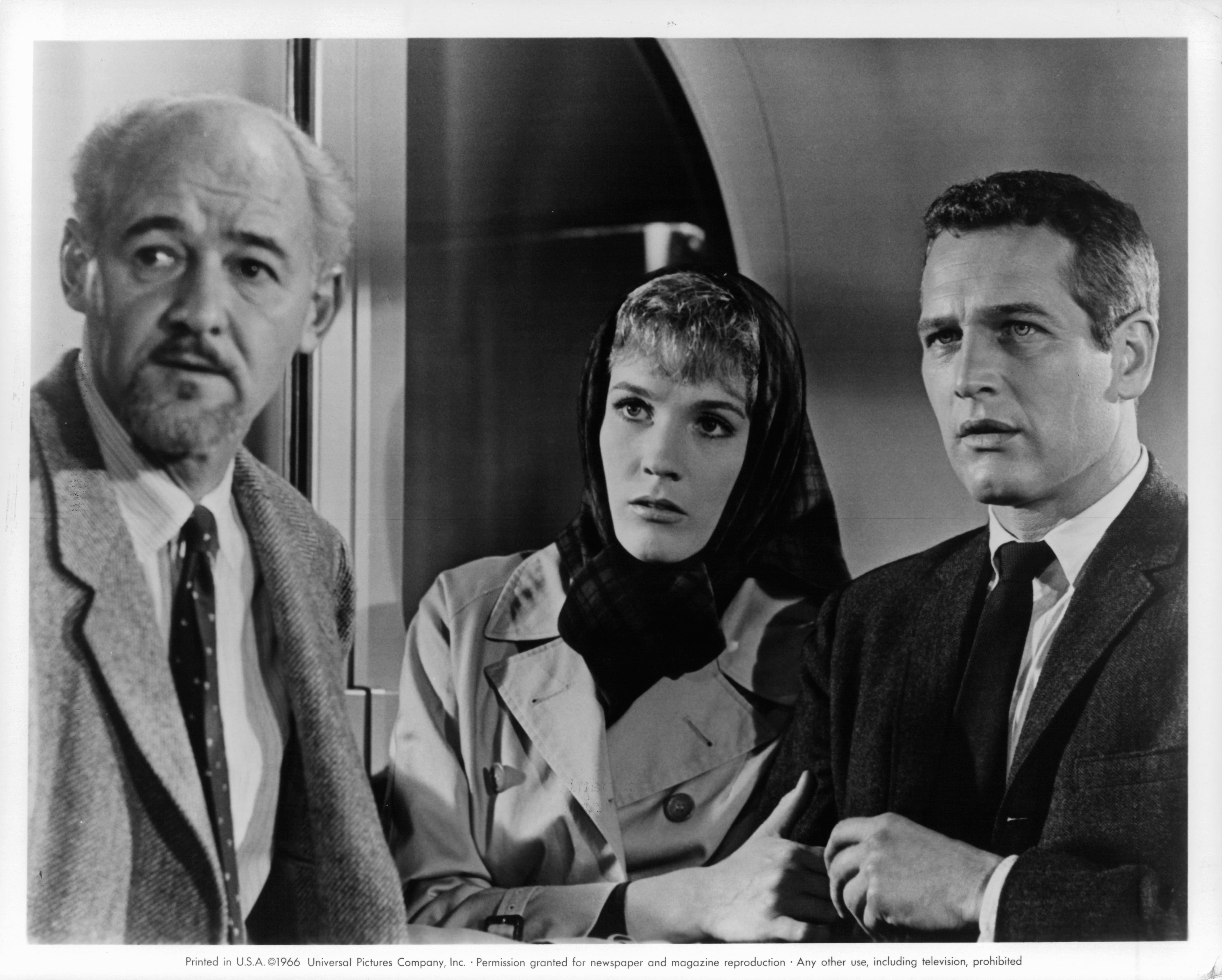 Still of Paul Newman, Julie Andrews and David Opatoshu in Torn Curtain (1966)