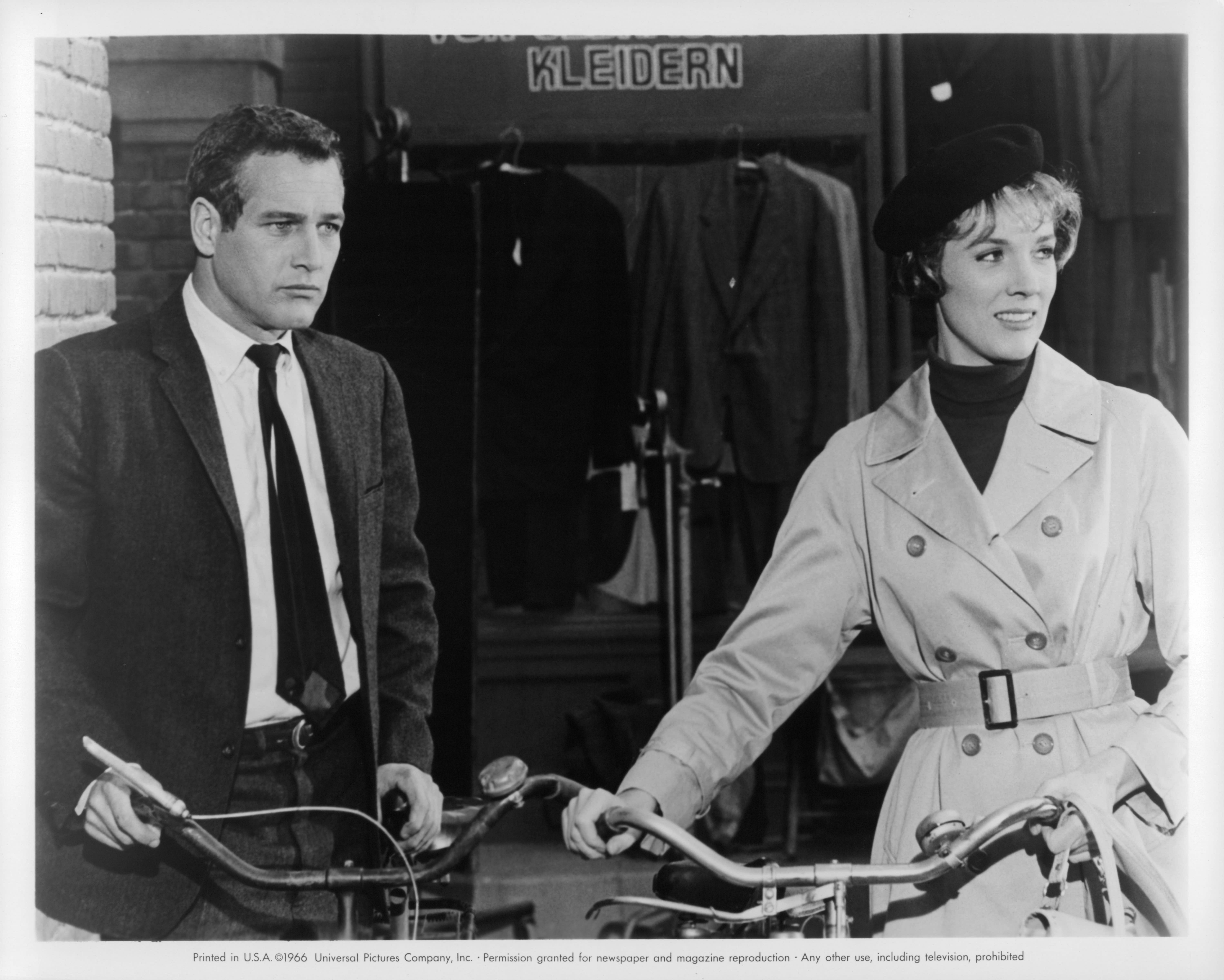 Still of Paul Newman and Julie Andrews in Torn Curtain (1966)