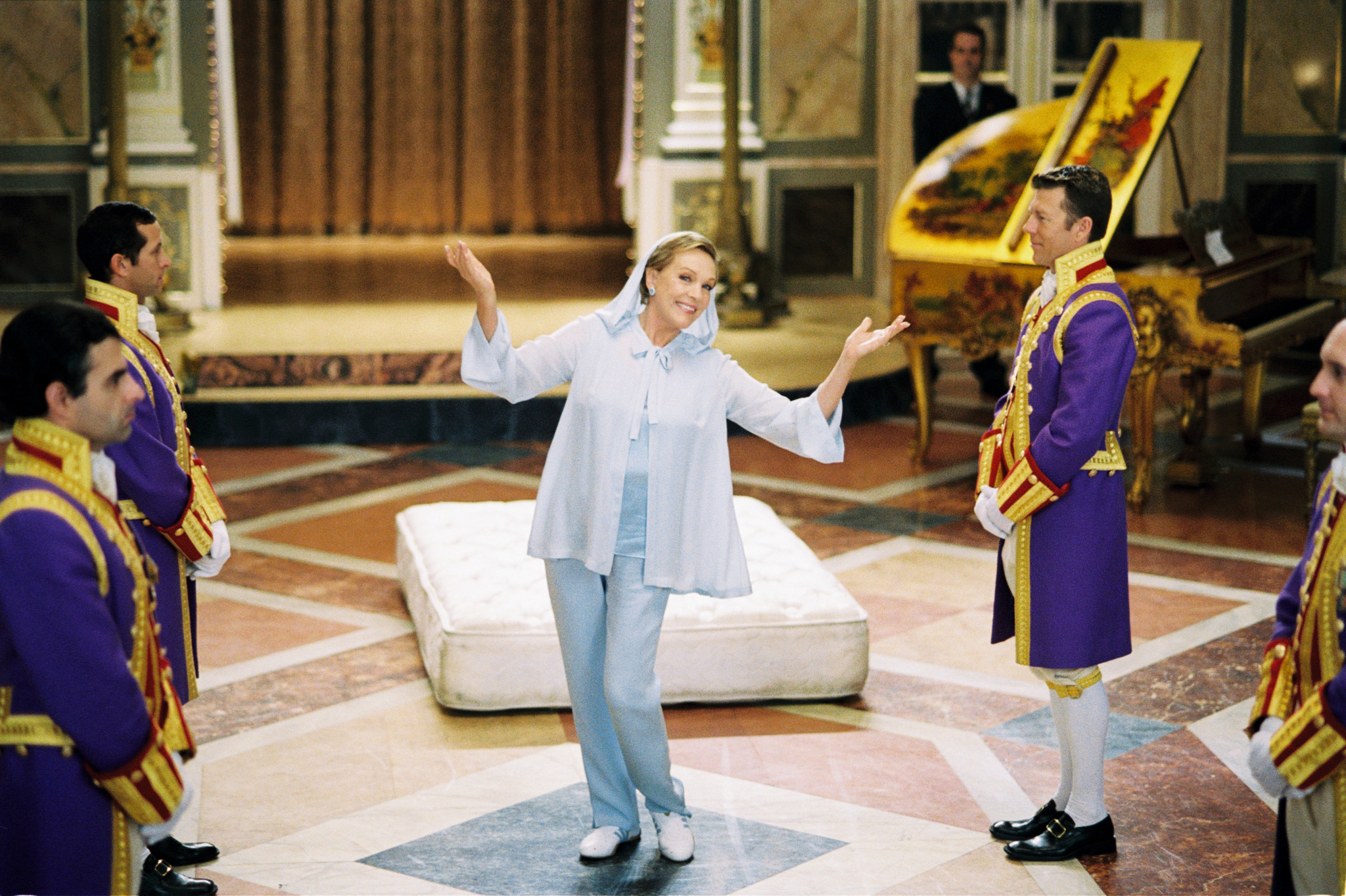 Still of Julie Andrews in The Princess Diaries 2: Royal Engagement (2004)