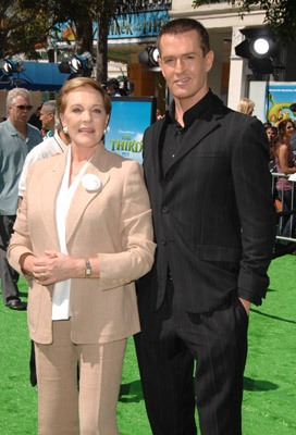 Julie Andrews and Rupert Everett at event of Srekas treciasis (2007)