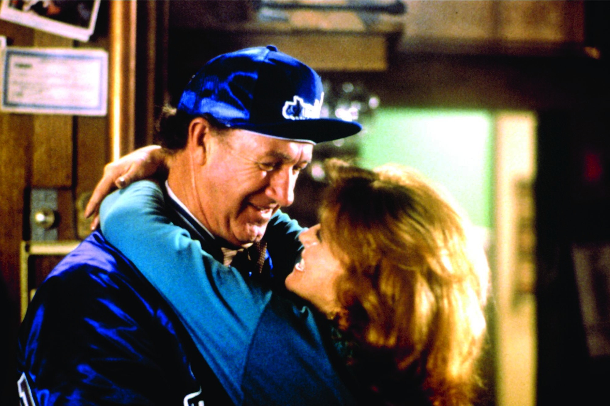 Still of Ann-Margret and Gene Hackman in Twice in a Lifetime (1985)