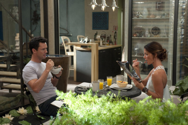 Still of Gabrielle Anwar and Jeffrey Donovan in Vilko bilietas (2007)