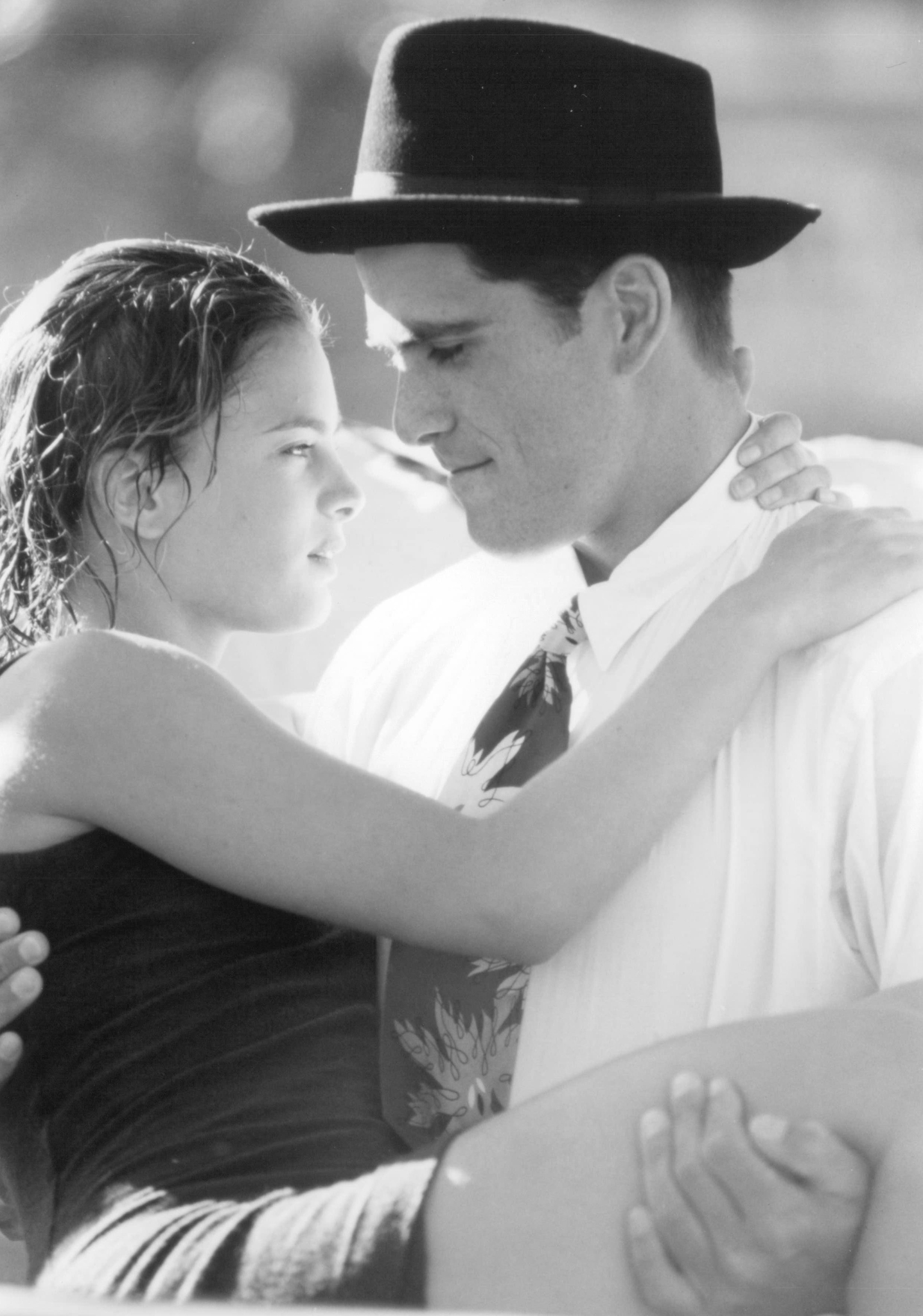 Still of Gabrielle Anwar and Michael Schoeffling in Wild Hearts Can't Be Broken (1991)