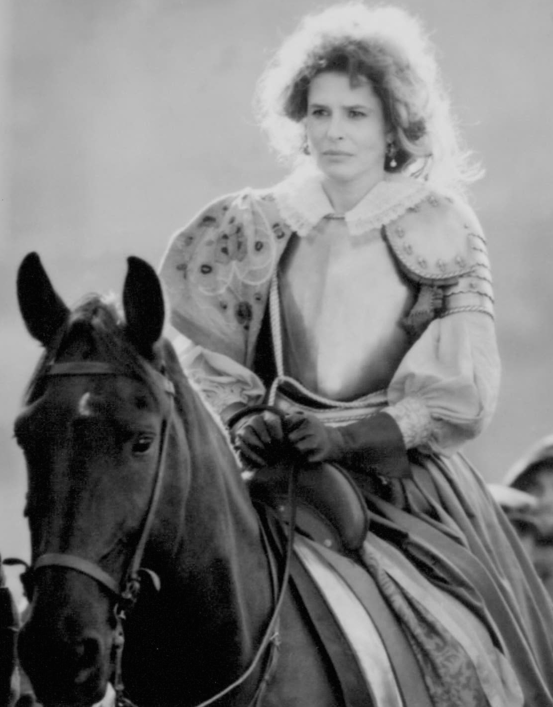 Still of Fanny Ardant in Elizabeth (1998)