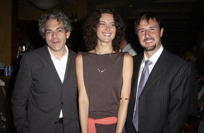 David Arquette, Michael Almereyda and Shalom Harlow at event of Happy Here and Now (2002)