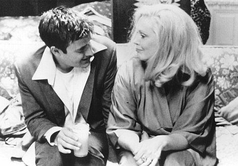 Still of David Arquette and Cathy Moriarty in Dream with the Fishes (1997)