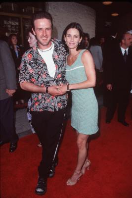 David Arquette and Courteney Cox at event of Trumeno sou (1998)
