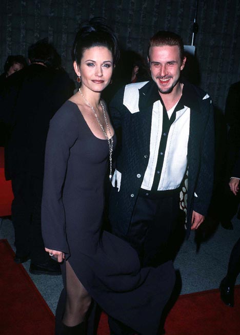 David Arquette and Courteney Cox at event of Klyksmas (1996)