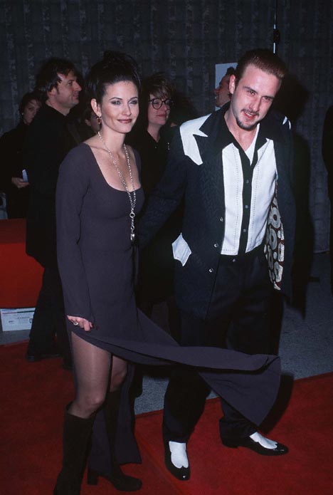 David Arquette and Courteney Cox at event of Klyksmas (1996)