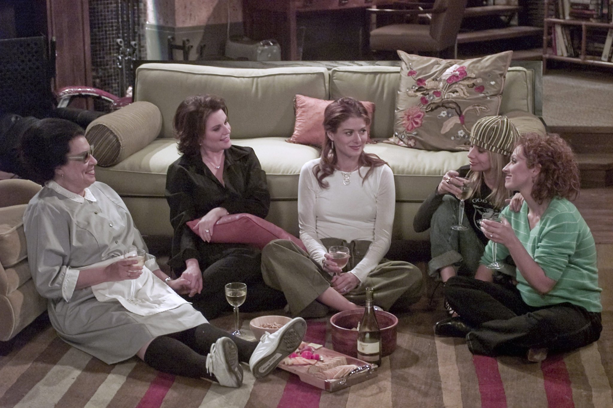 Still of Rosanna Arquette, Debra Messing, Megan Mullally and Shelley Morrison in Will & Grace (1998)
