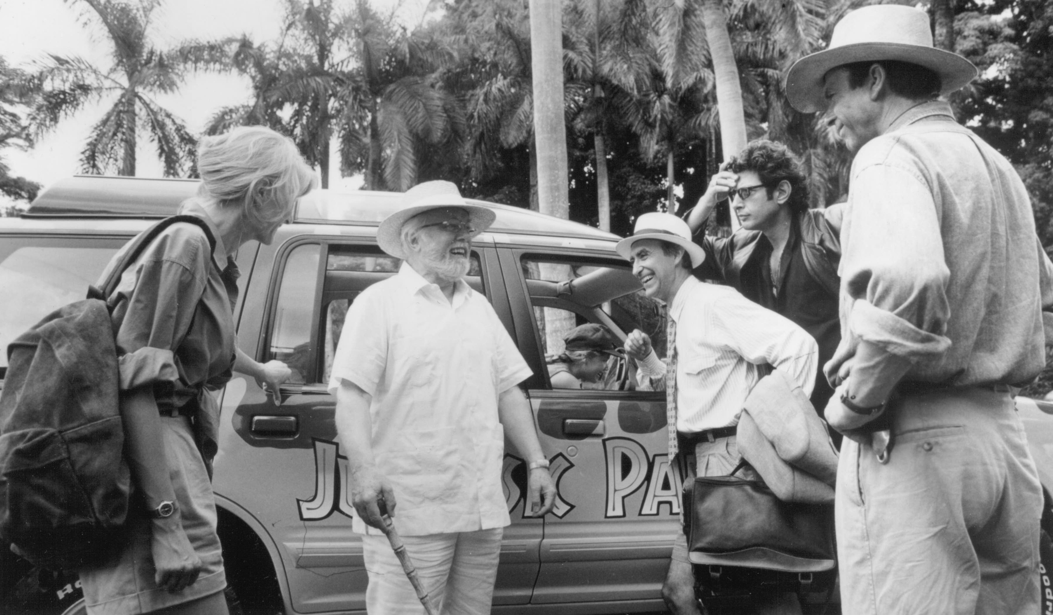 Still of Jeff Goldblum, Richard Attenborough, Laura Dern, Sam Neill and Martin Ferrero in Juros periodo parkas (1993)