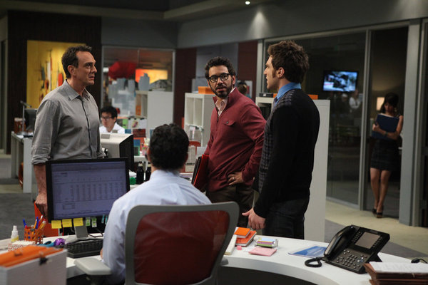 Still of Hank Azaria, Al Madrigal and Mo Mandel in Free Agents (2011)