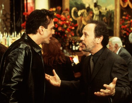 Still of Hank Azaria and Billy Crystal in America's Sweethearts (2001)