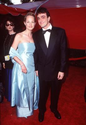 Helen Hunt and Hank Azaria at event of The 70th Annual Academy Awards (1998)