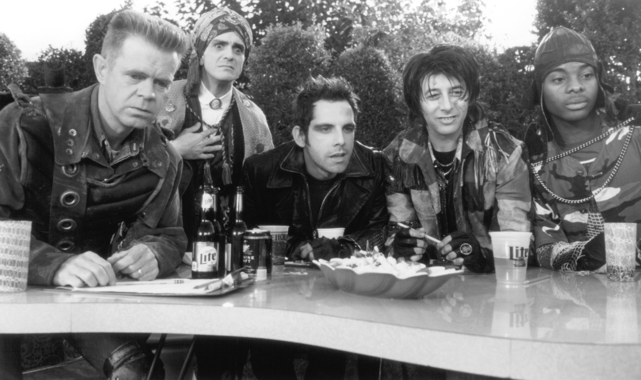 Still of Hank Azaria, William H. Macy, Paul Reubens, Ben Stiller and Kel Mitchell in Mystery Men (1999)