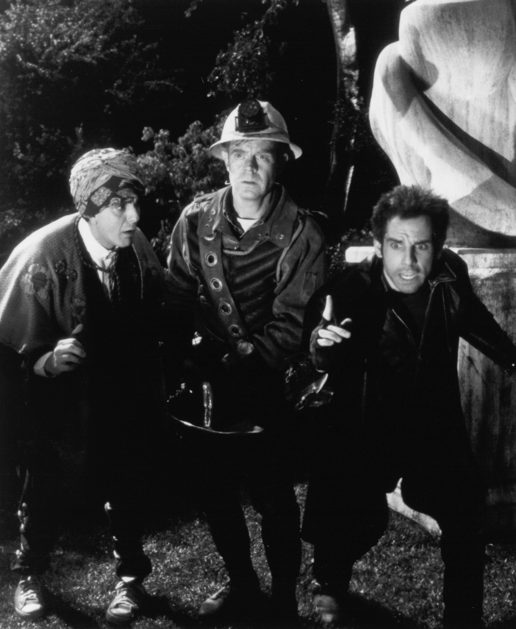 Still of Hank Azaria, William H. Macy and Ben Stiller in Mystery Men (1999)