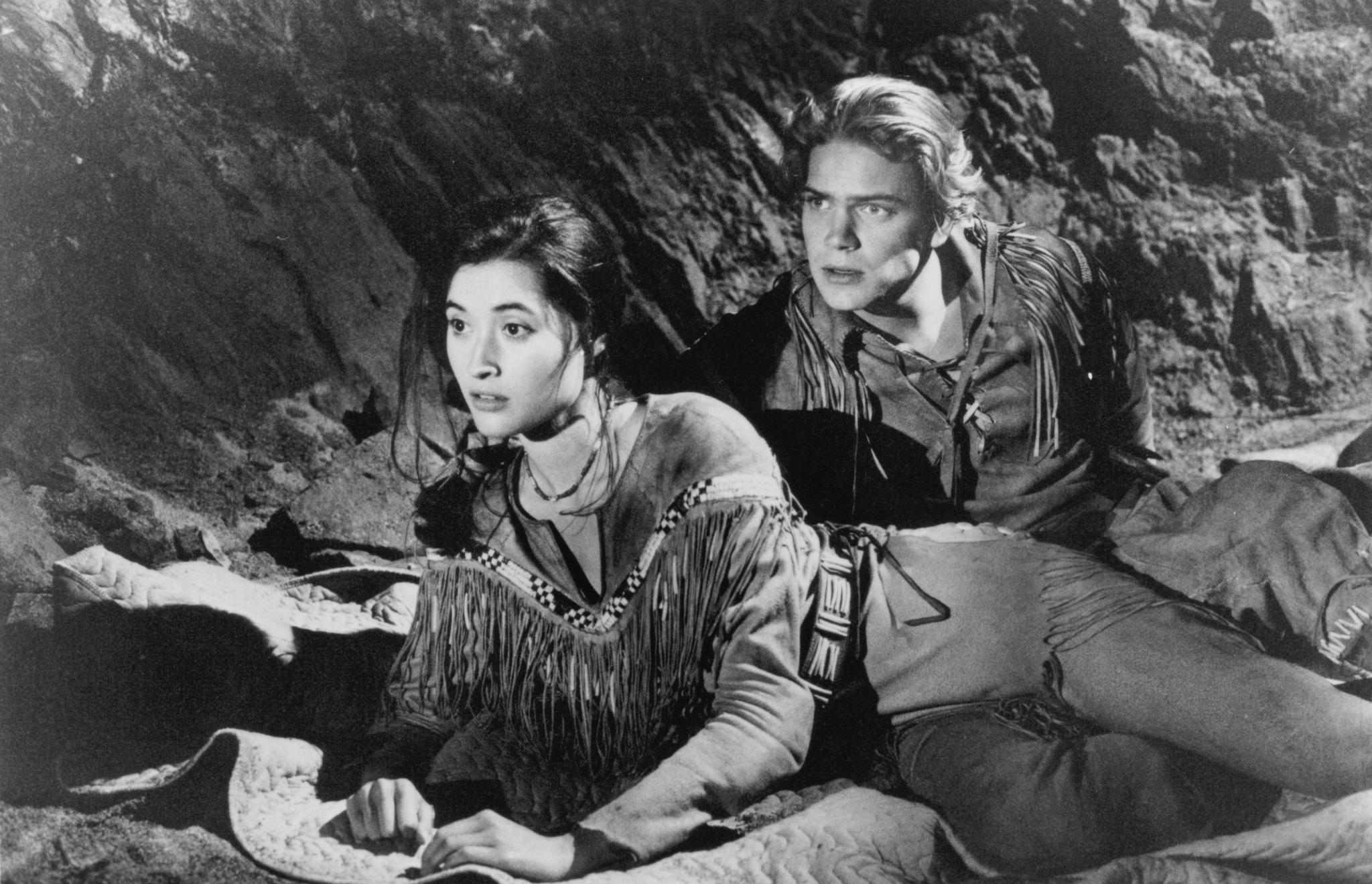Still of Scott Bairstow and Charmaine Craig in White Fang 2: Myth of the White Wolf (1994)