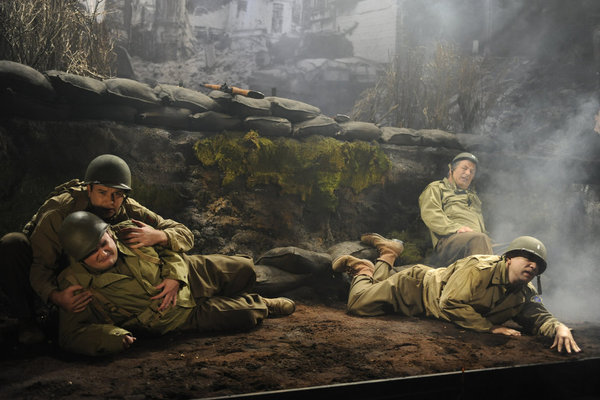 Still of Alec Baldwin, Fred Armisen, Taran Killam and Bobby Moynihan in Saturday Night Live (1975)