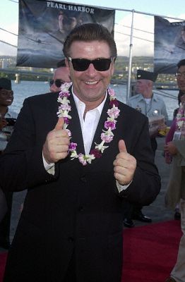 Alec Baldwin at event of Perl Harboras (2001)