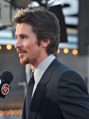 Christian Bale at event of Visuomenes priesai (2009)